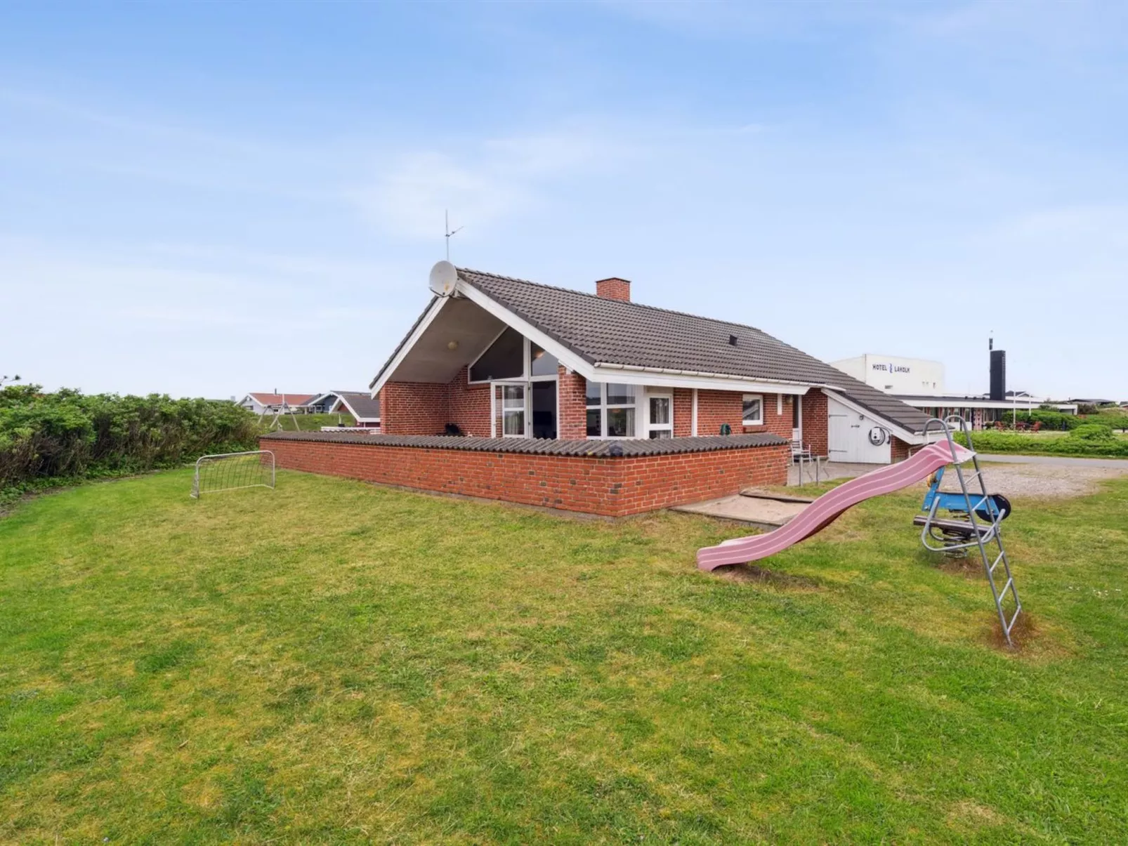 "Mari" - 400m from the sea