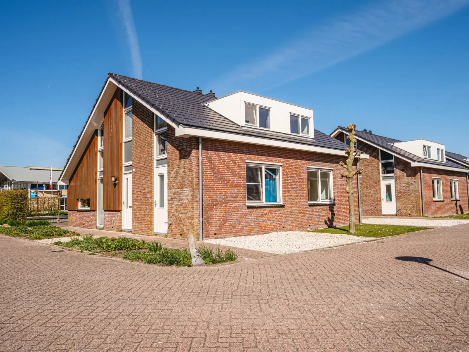 Busch en Dam-Outside