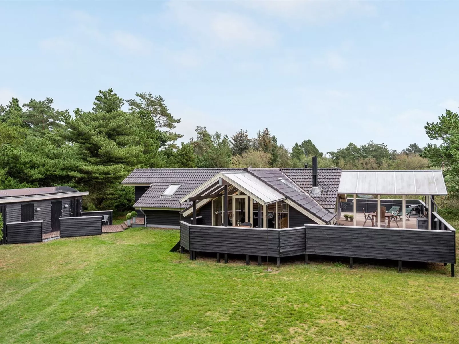 "Medard" - 2km from the sea-Outside