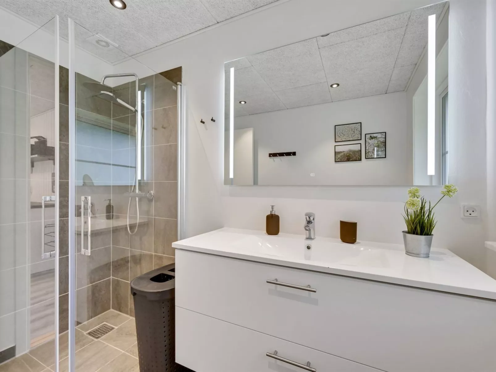 "Øn" -  from the sea