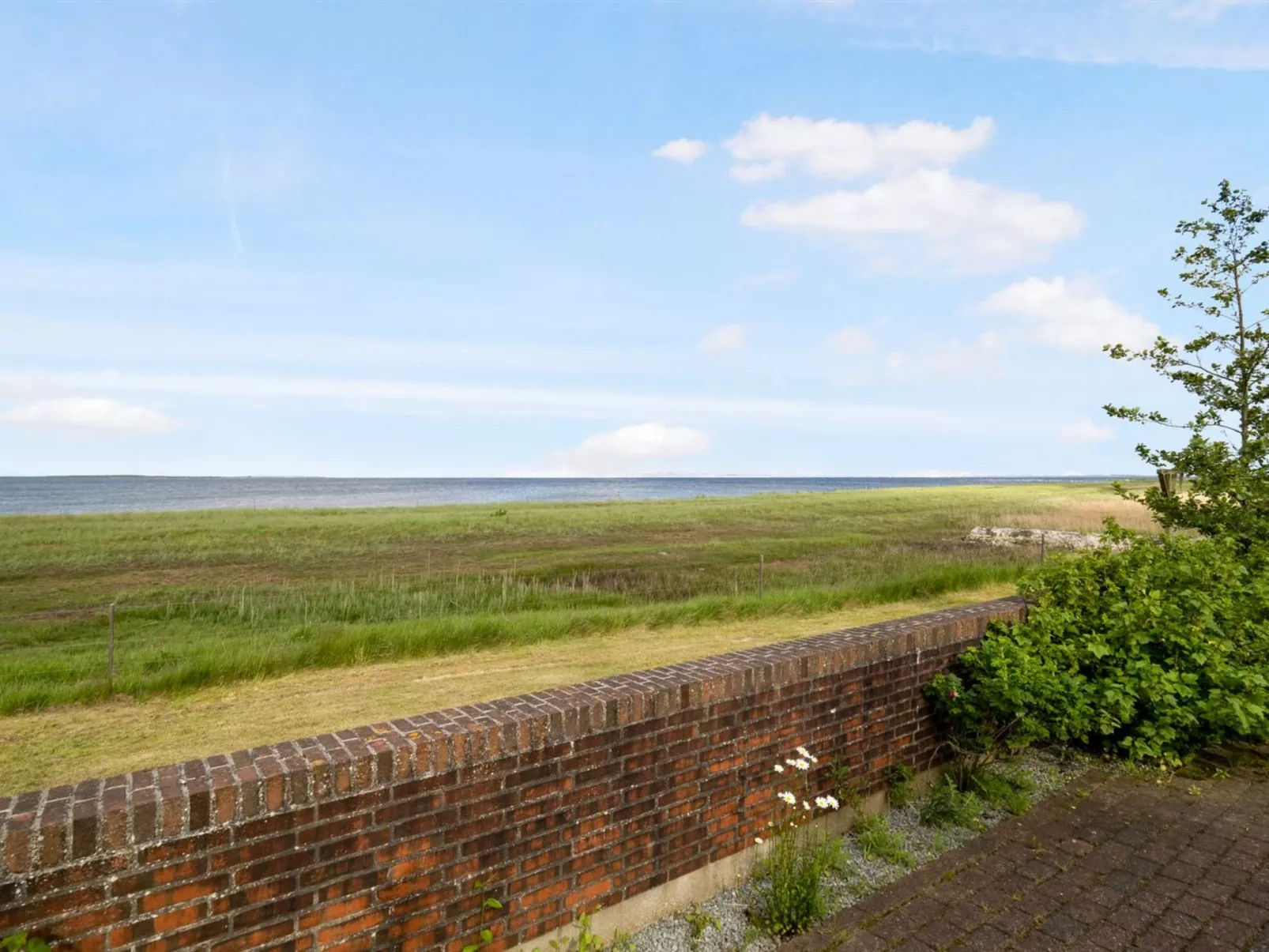 "Emmie" - 50m to the fjord