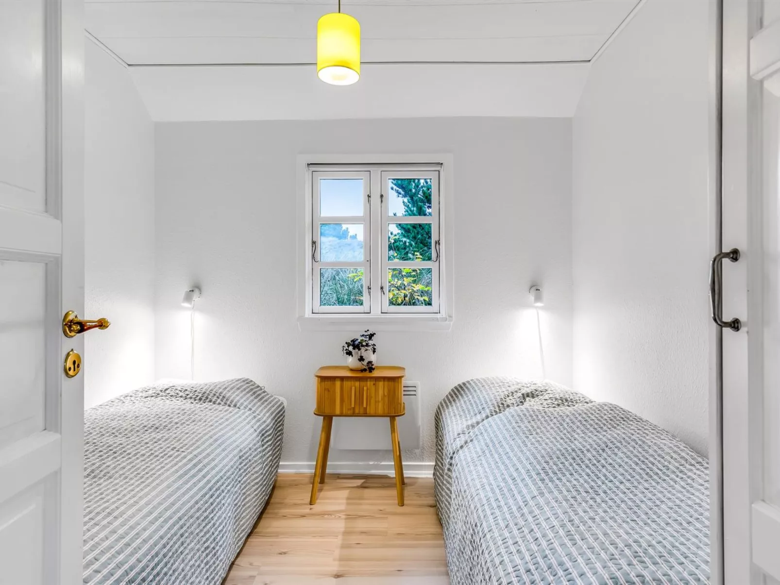 "Aila" - 1.4km from the sea