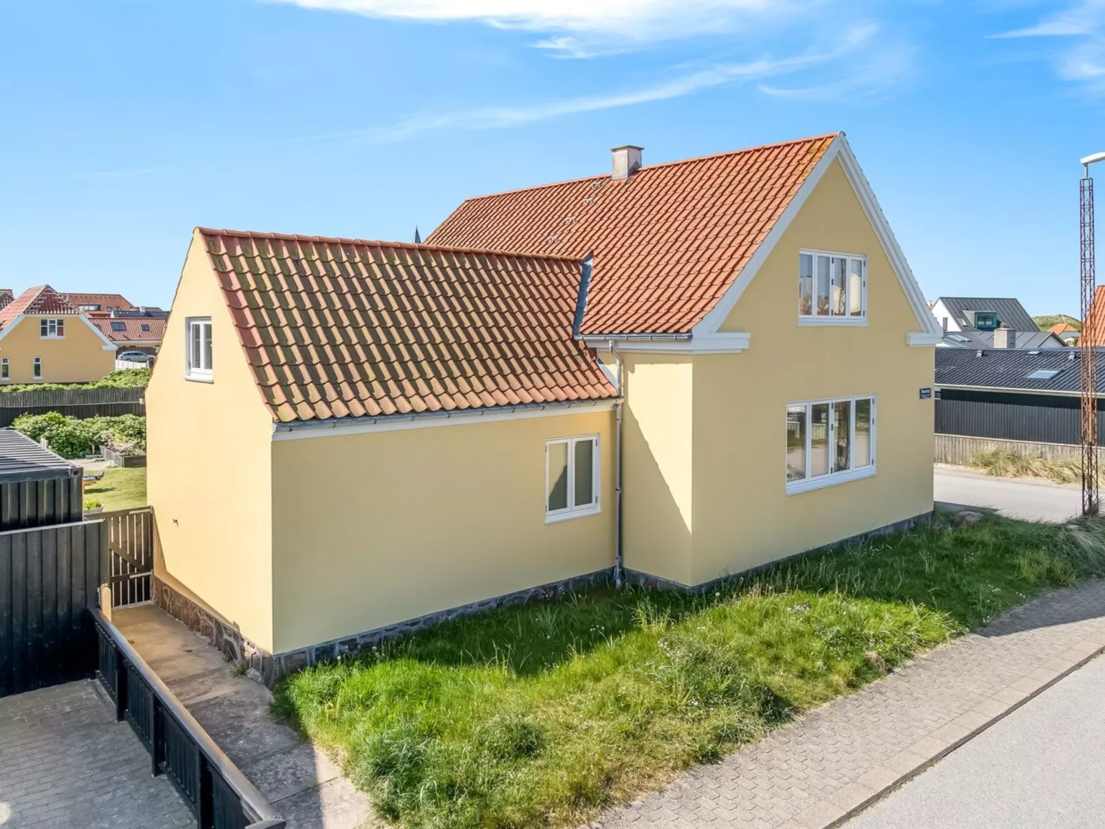 "Bruse" - 125m from the sea