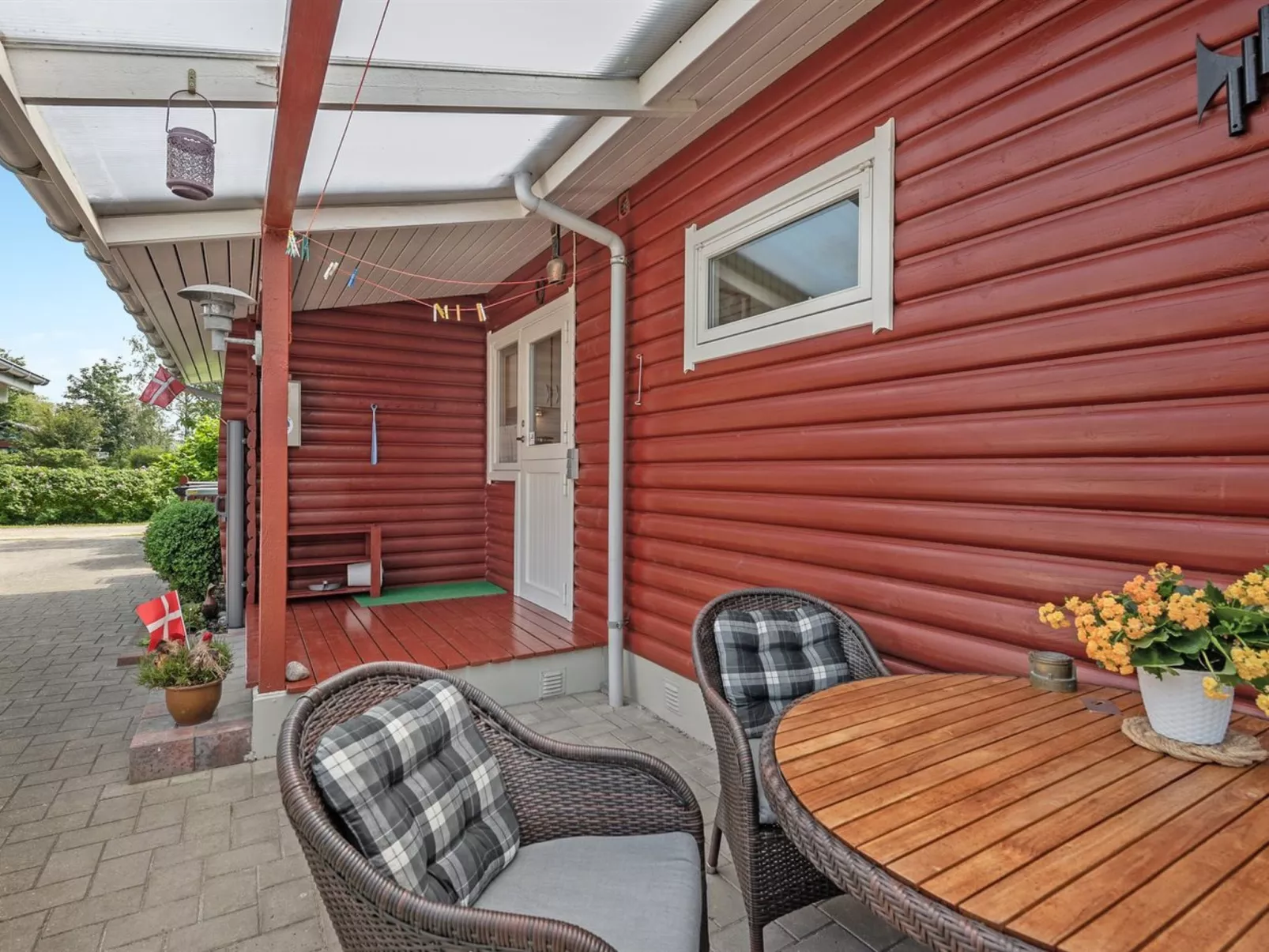 "Tess" - 50m from the sea