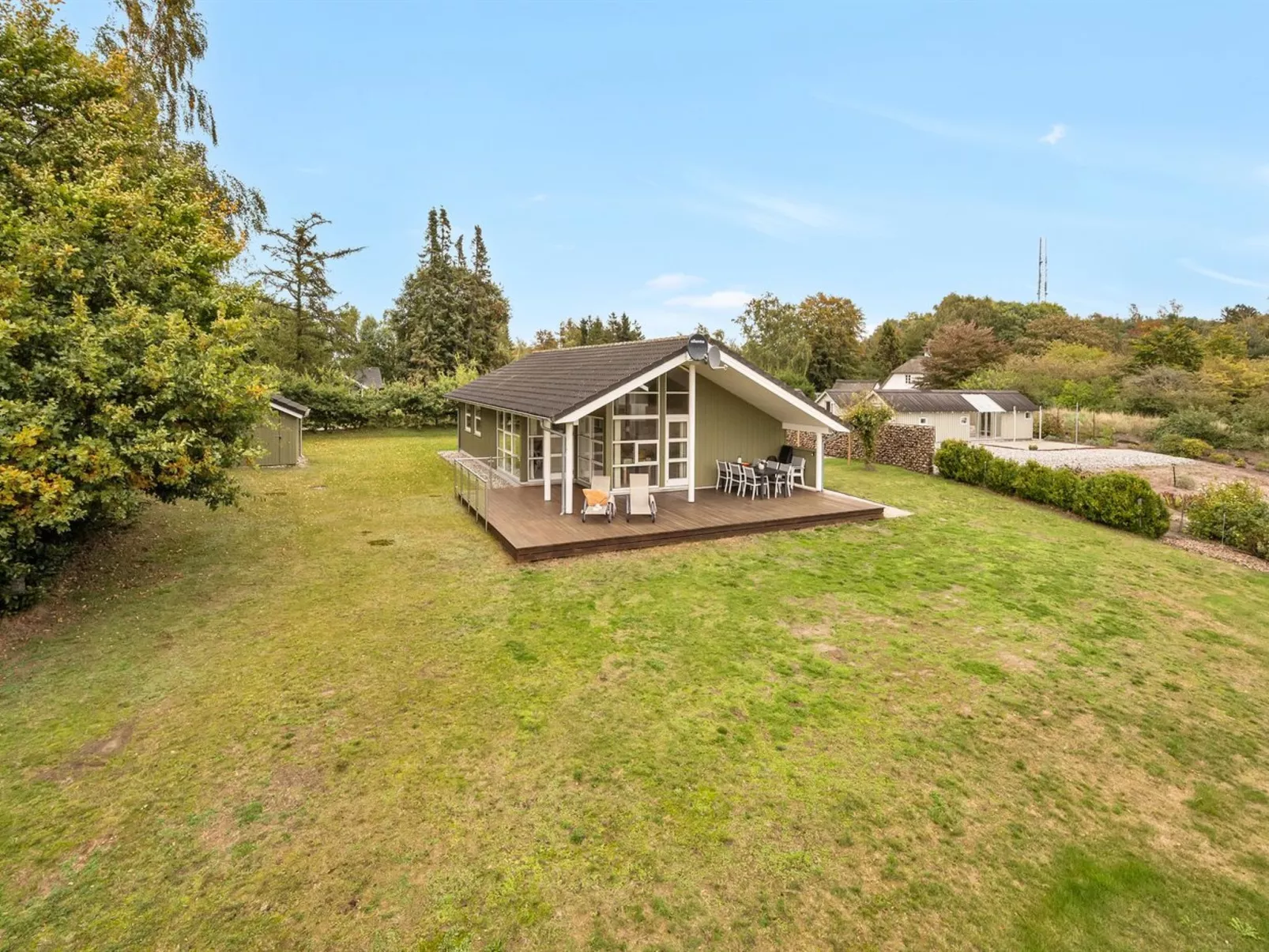 "Henninge" - 300m from the sea