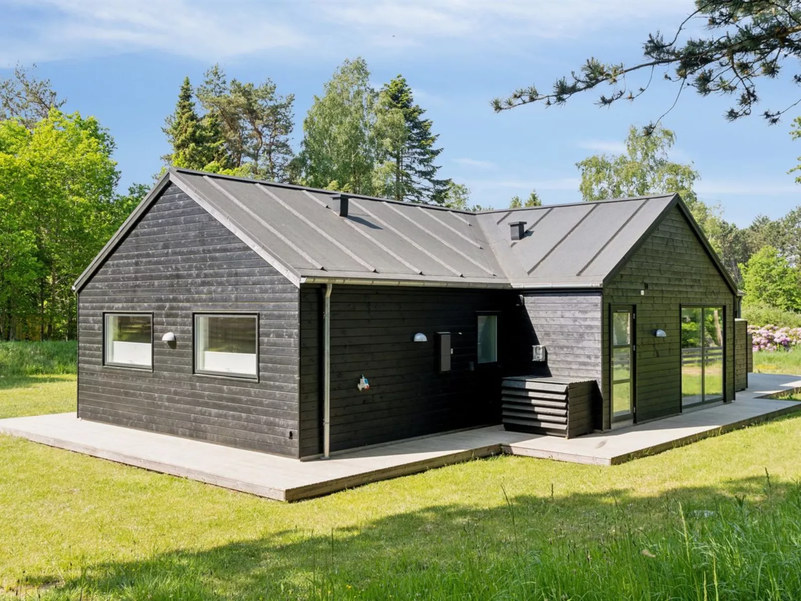 "Ella" - 1.2km to the fjord