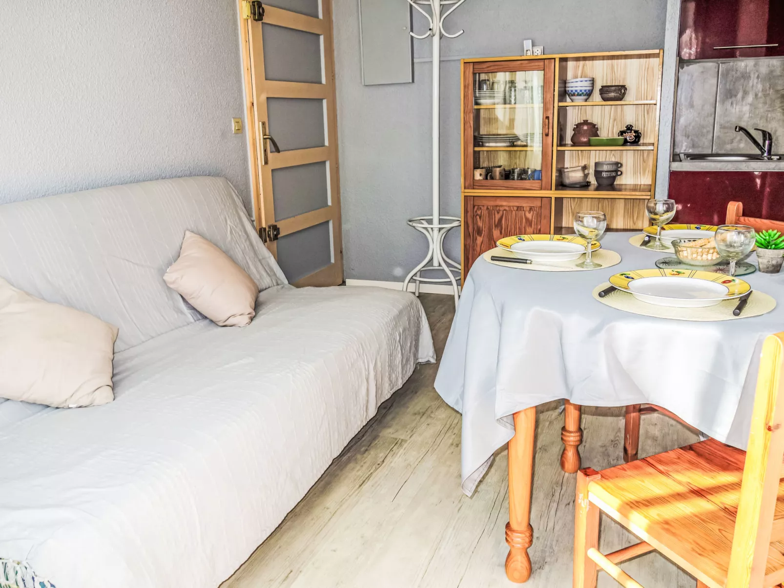 Les Mas de La Mer-Drinnen