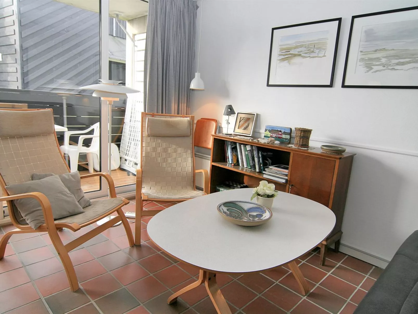 "Else" - 100m from the sea-Inside