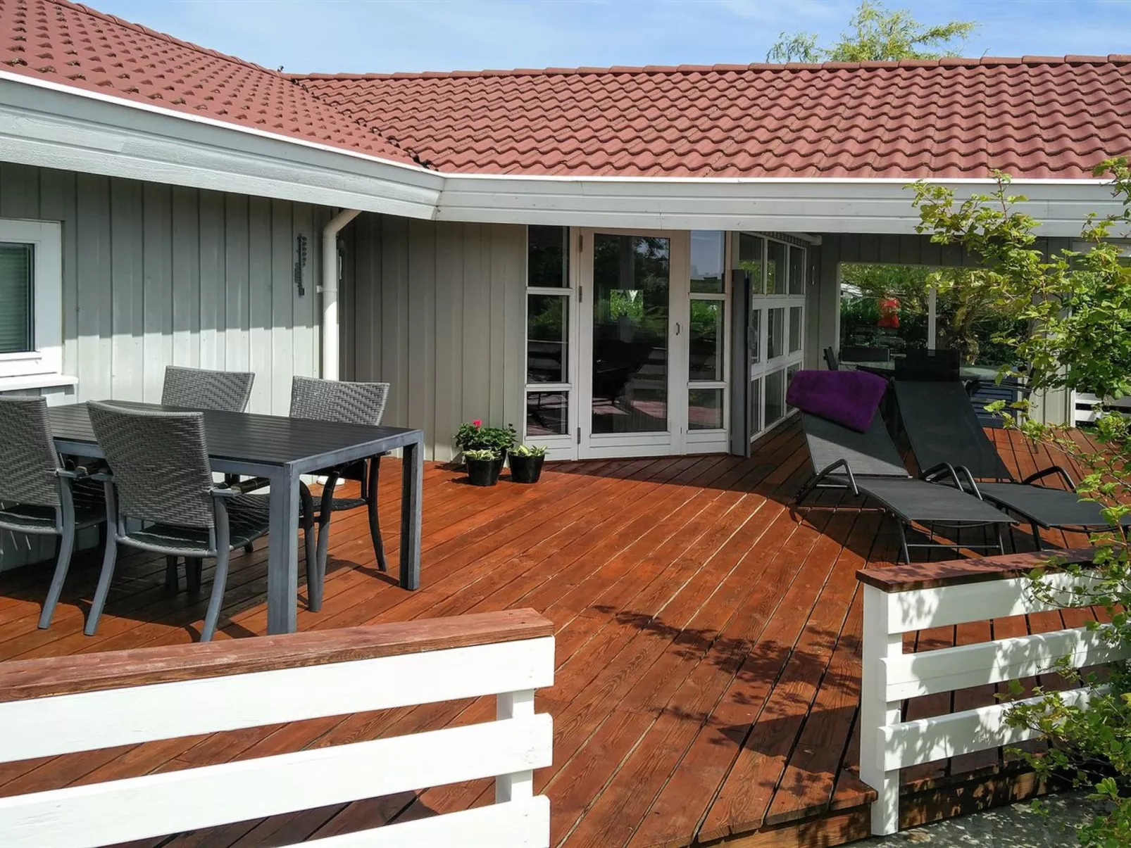 "Stenkil" - 250m from the sea