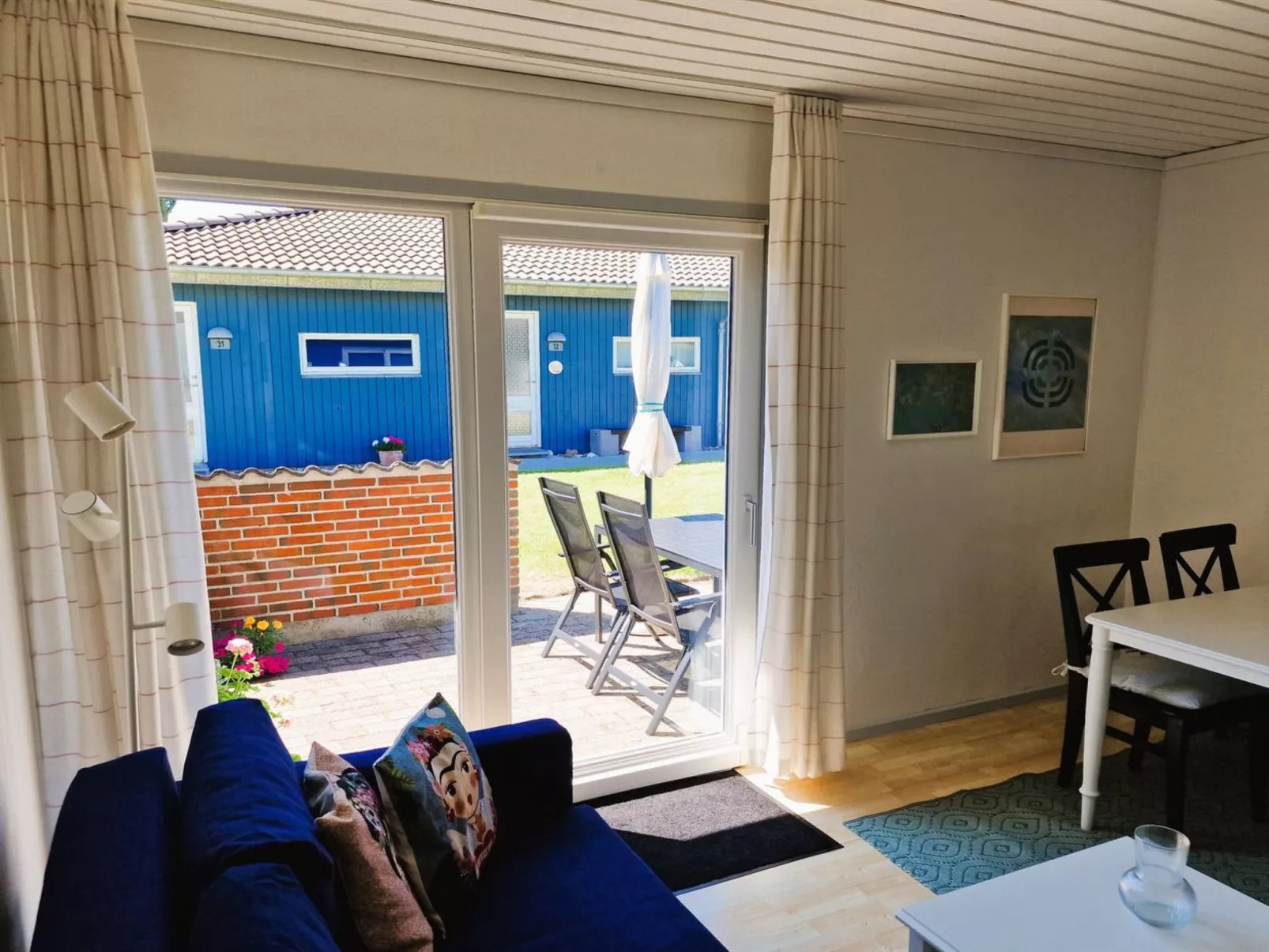 "Emira" - 50m from the sea