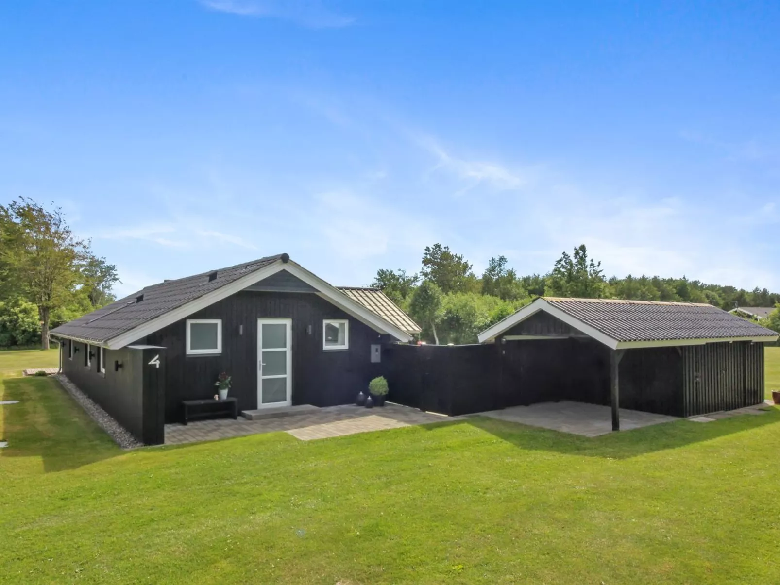 "Harmen" - 1.1km from the sea