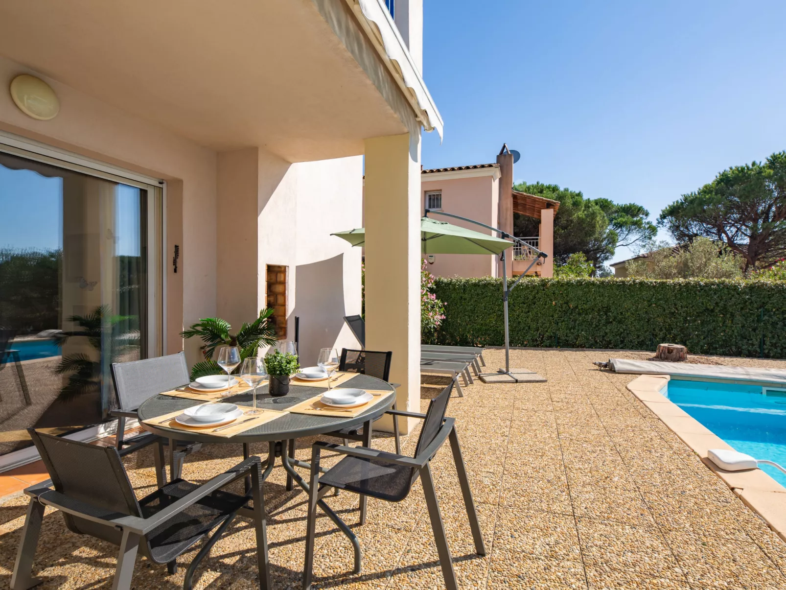 Le Mas d'Esquières 7-Outside