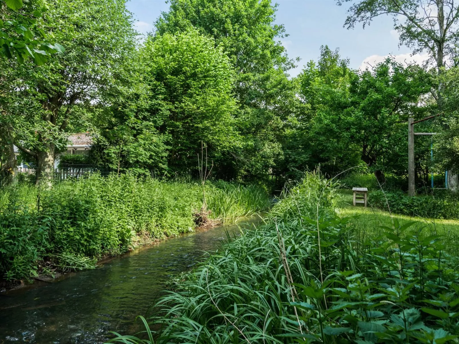 "Lucie" - 1.5km from the sea