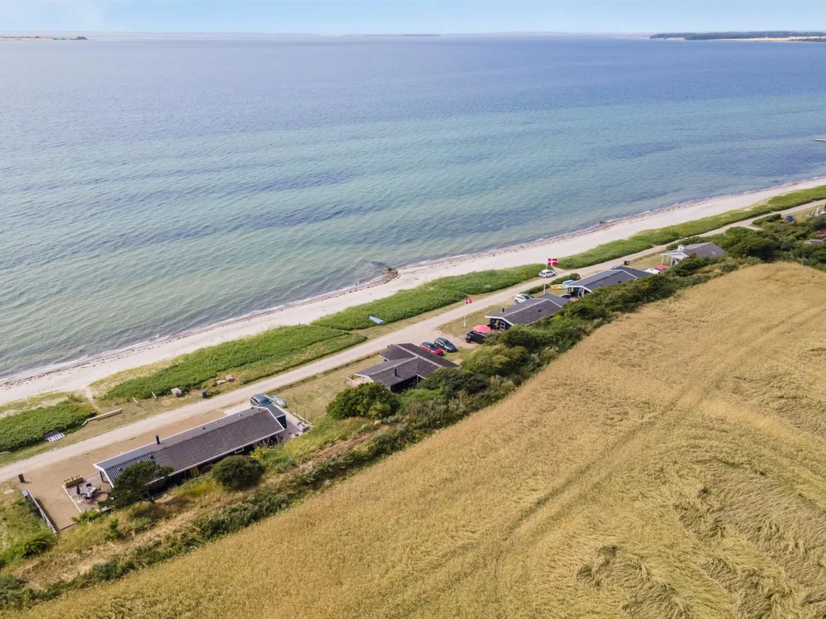 "Bertold" - 20m from the sea