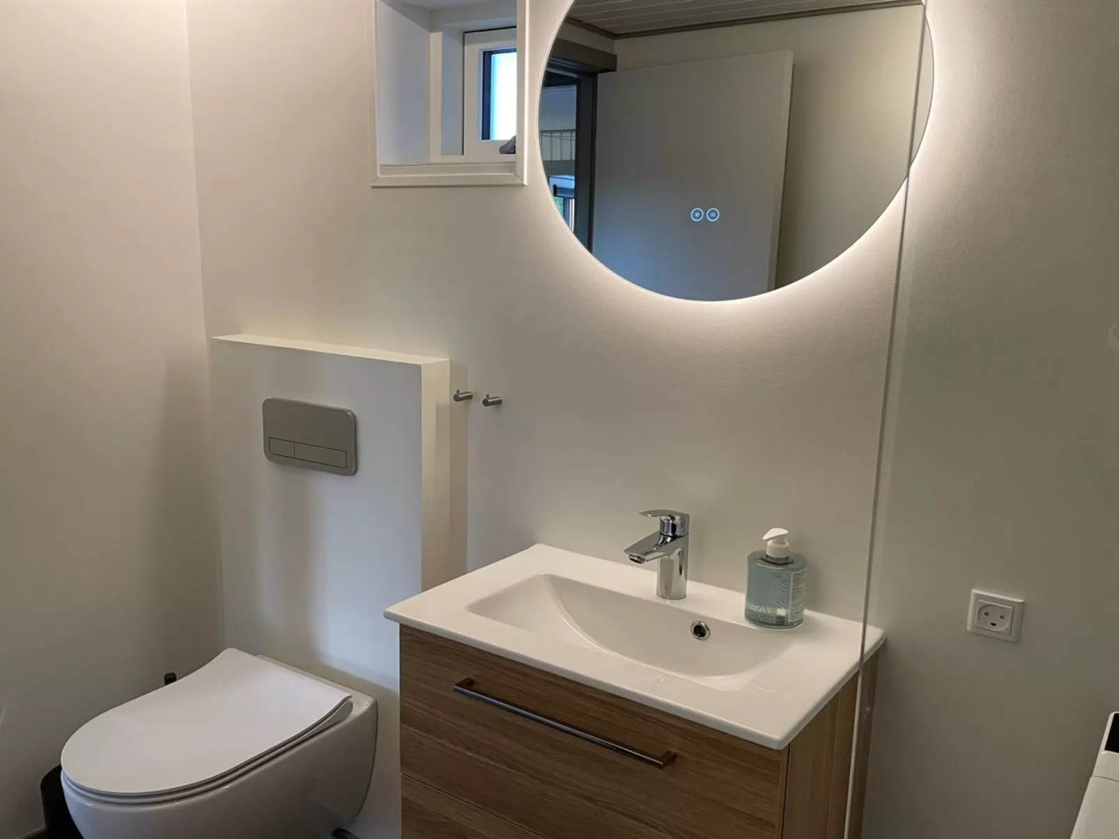 "Roar" - 500m from the sea