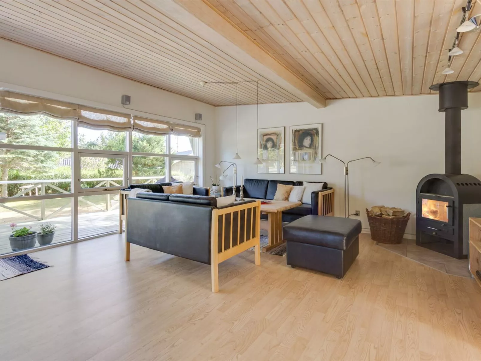 "Hwelp" - 200m from the sea