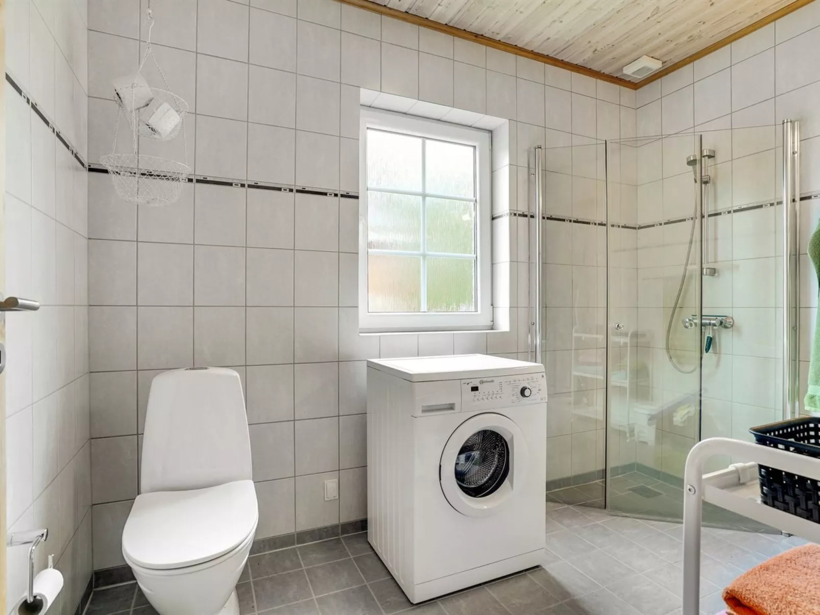 "Goti" - 1km to the fjord