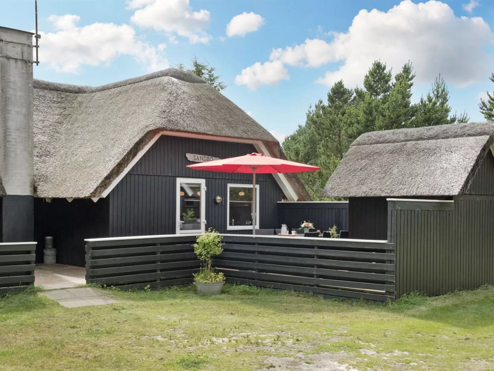 "Patrik" - 1.4km from the sea-Draußen