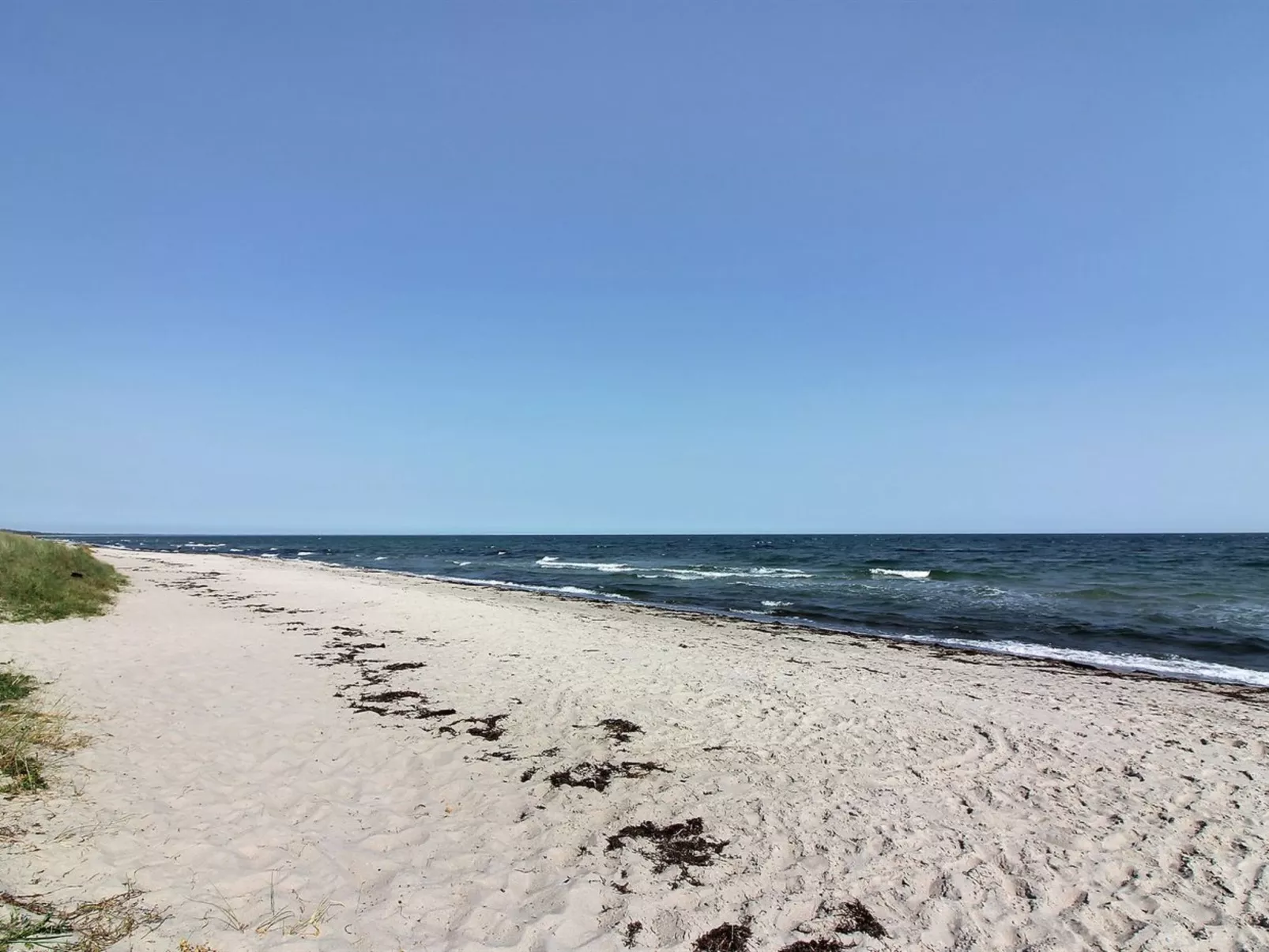 "Myrra" - 10m from the sea