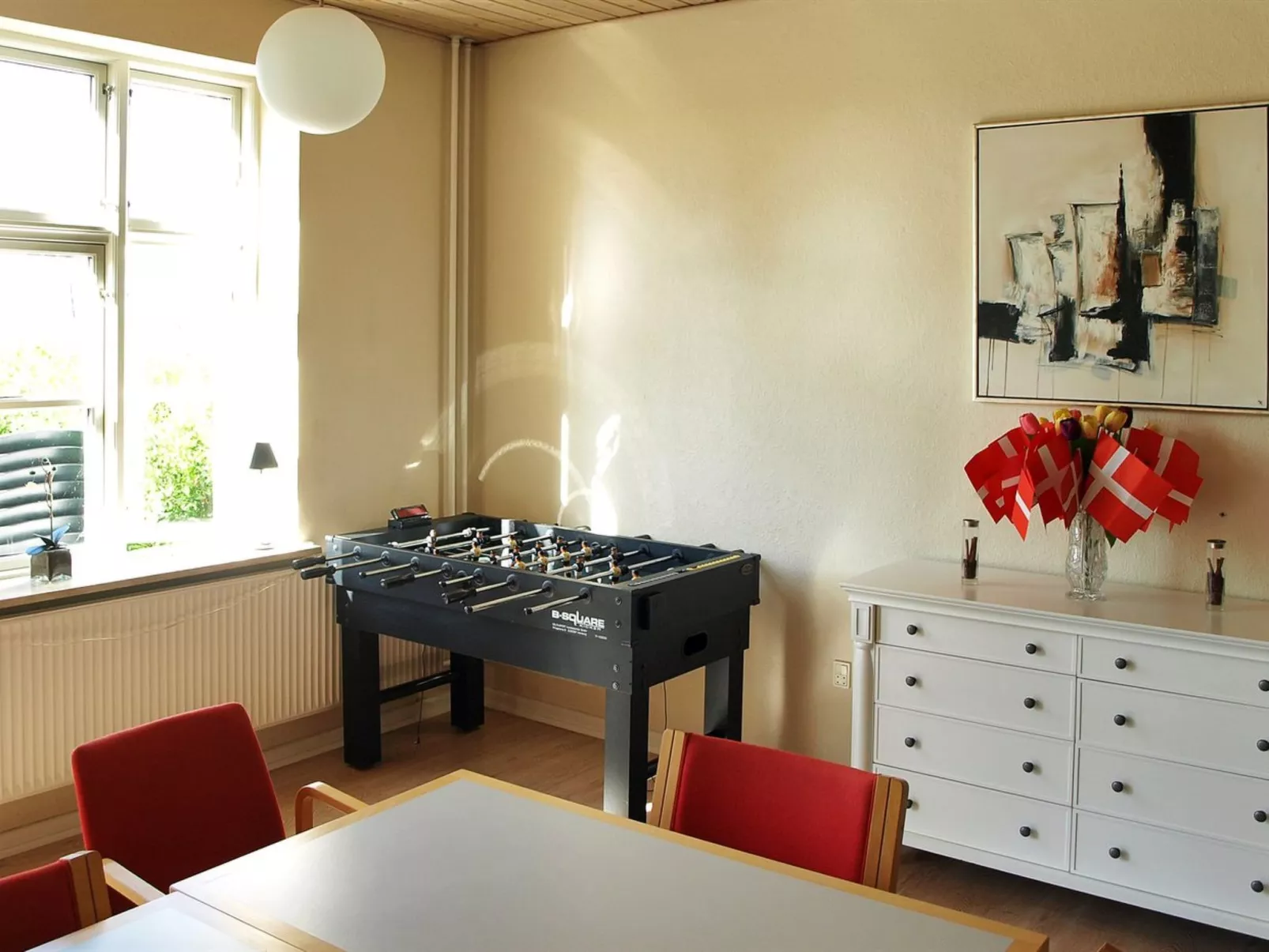 "Thia" - 4km to the fjord