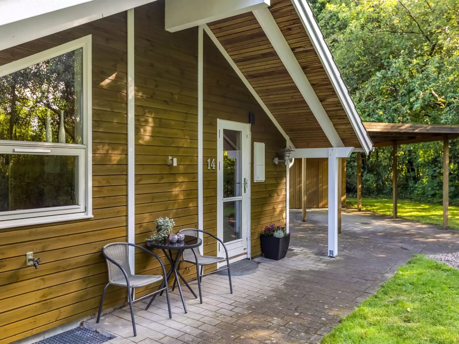 "Kaare" - 34.2km from the sea