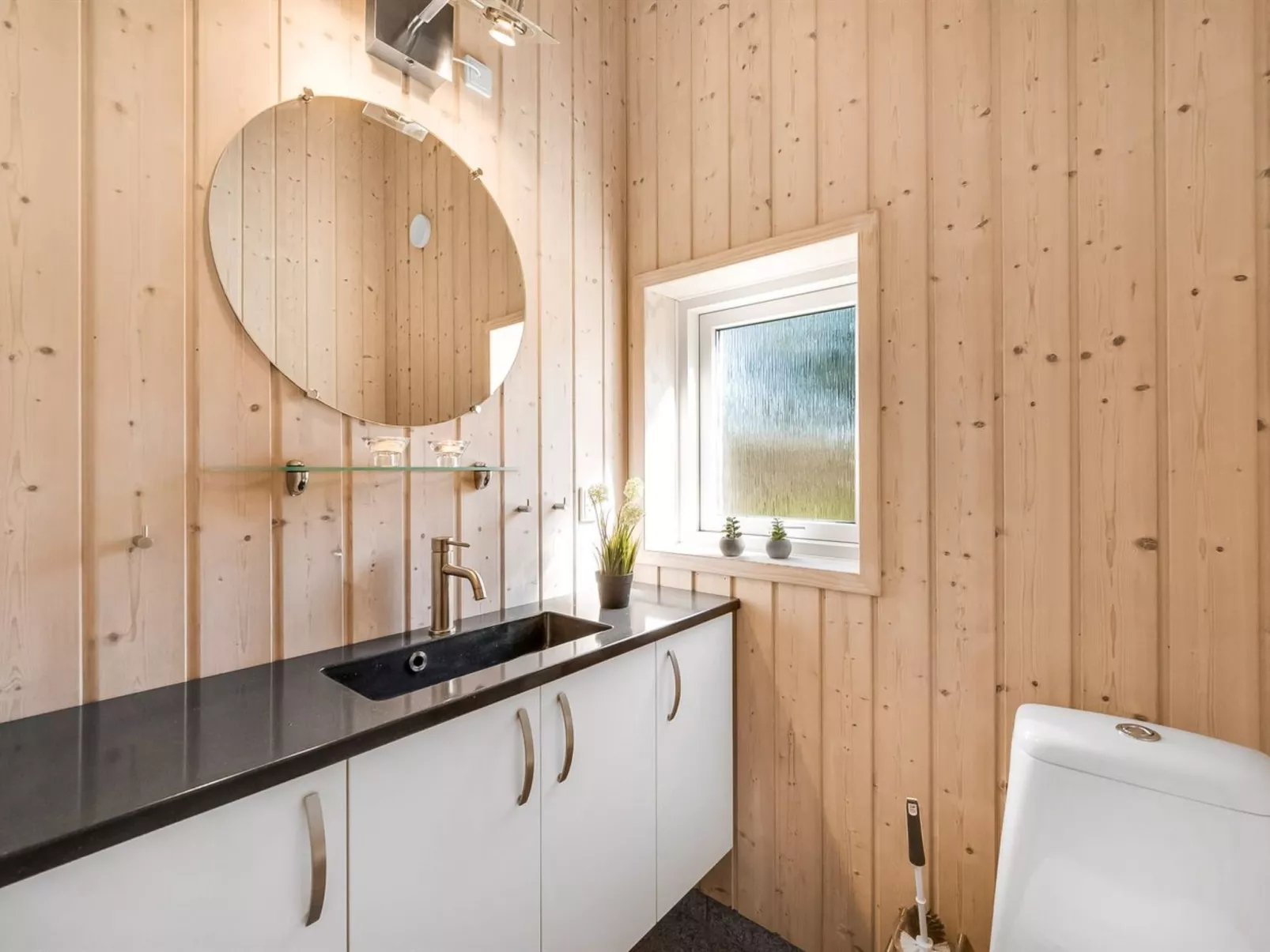 "Haagen" - 600m to the fjord