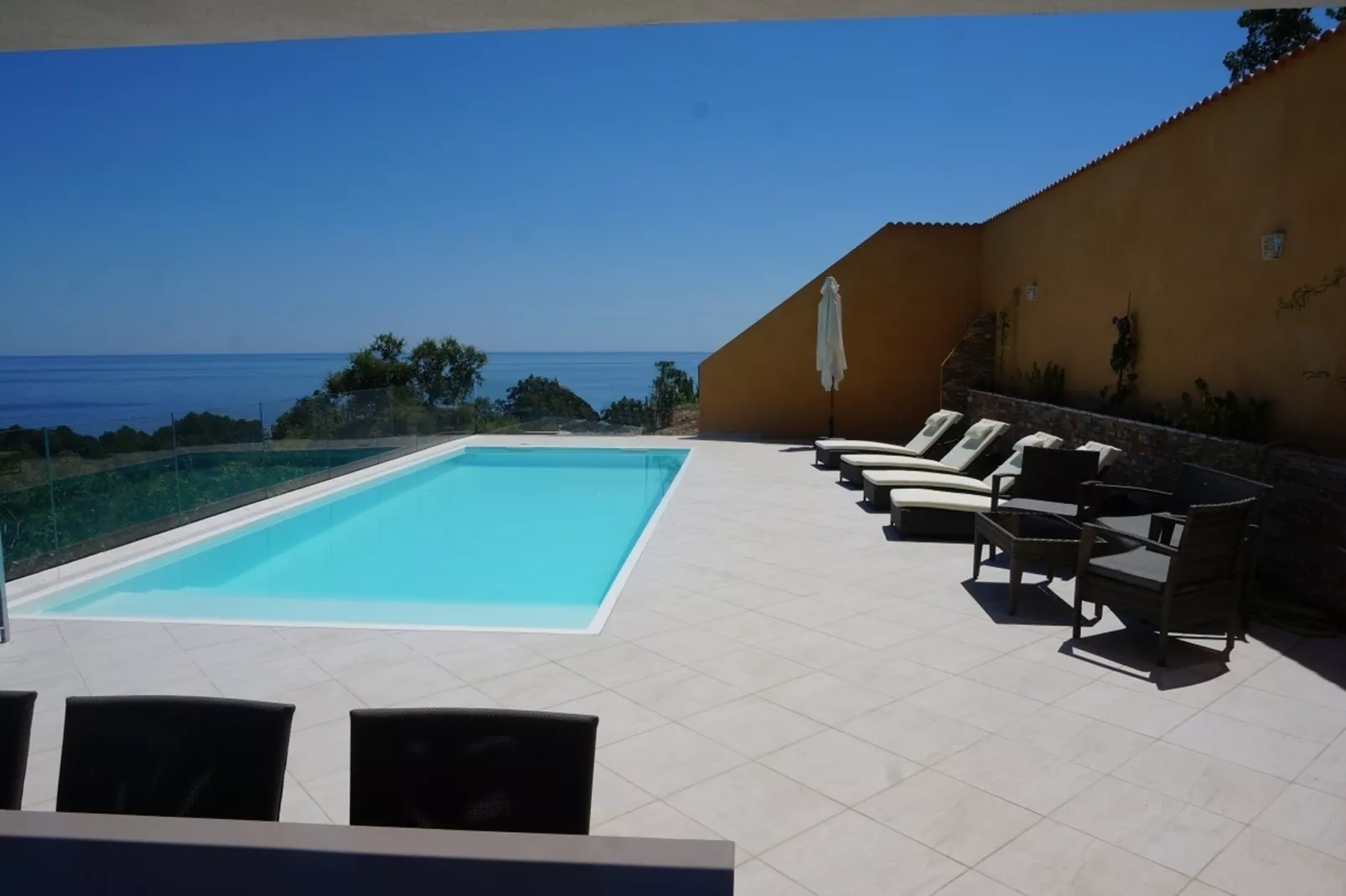 Holiday Villa - Solenzara  // Villa Orizonte-Swimming pool