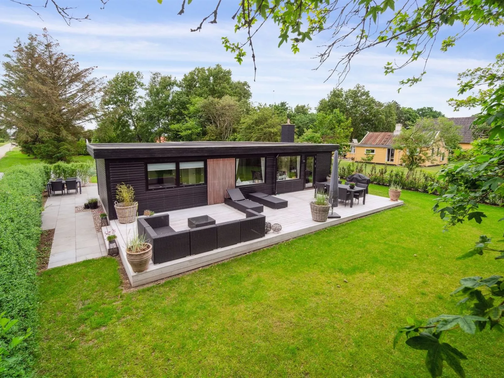 "Elma" - 350m from the sea