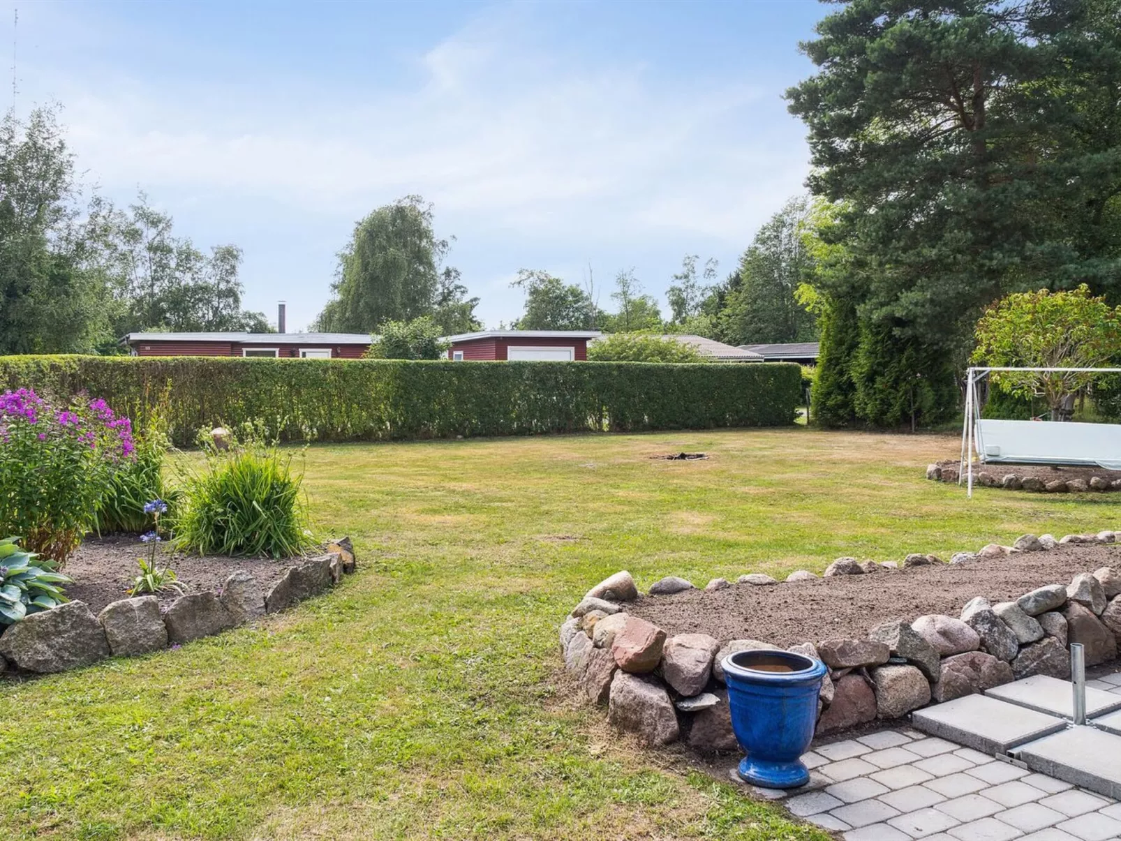 "Hakon" - 550m from the sea