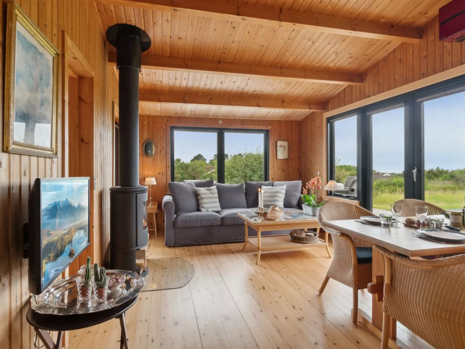 "Aurore" - 1.3km from the sea-Inside