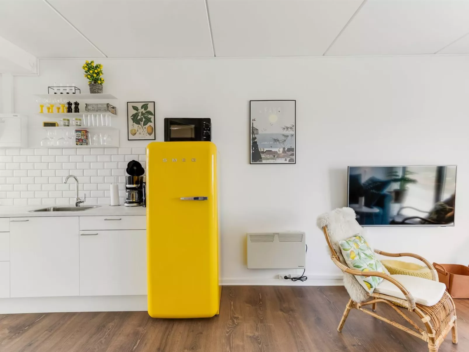 "Naike" - 100m from the sea-Dedans