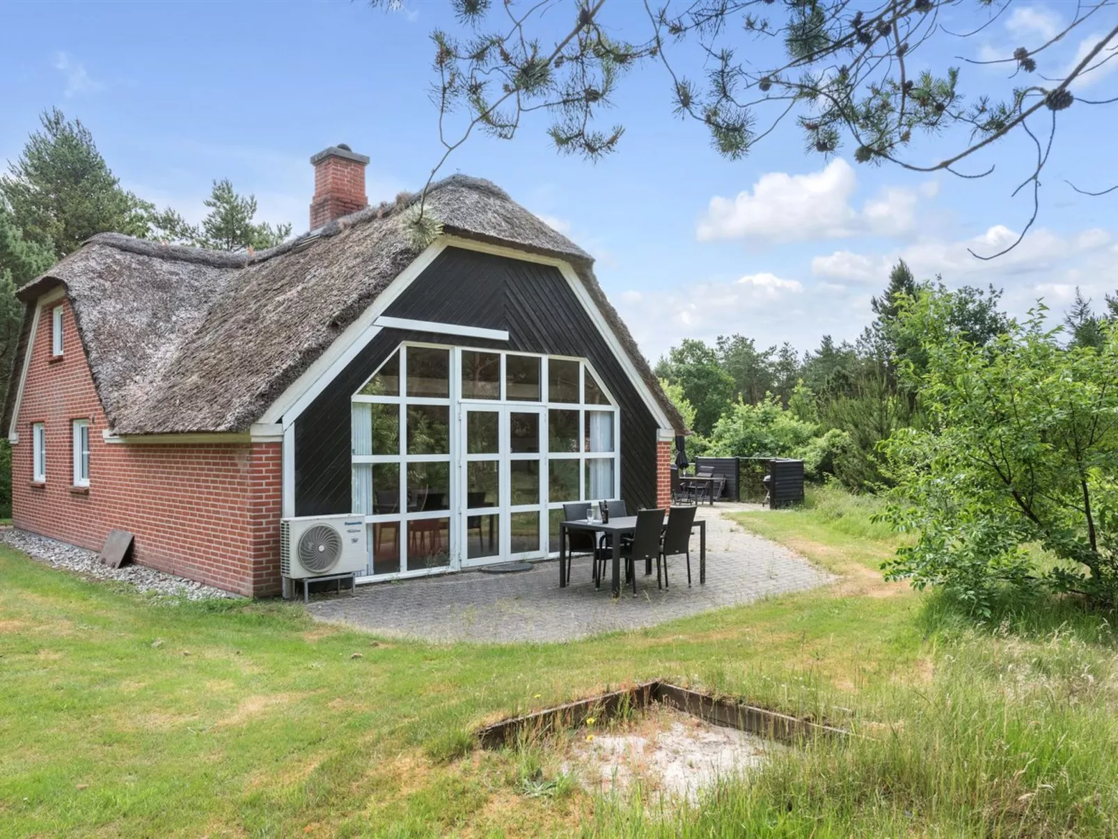 "Hunno" - 3km from the sea