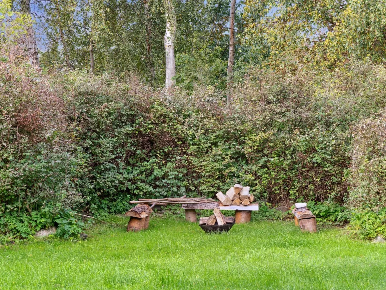 "Josina" - 675m from the sea