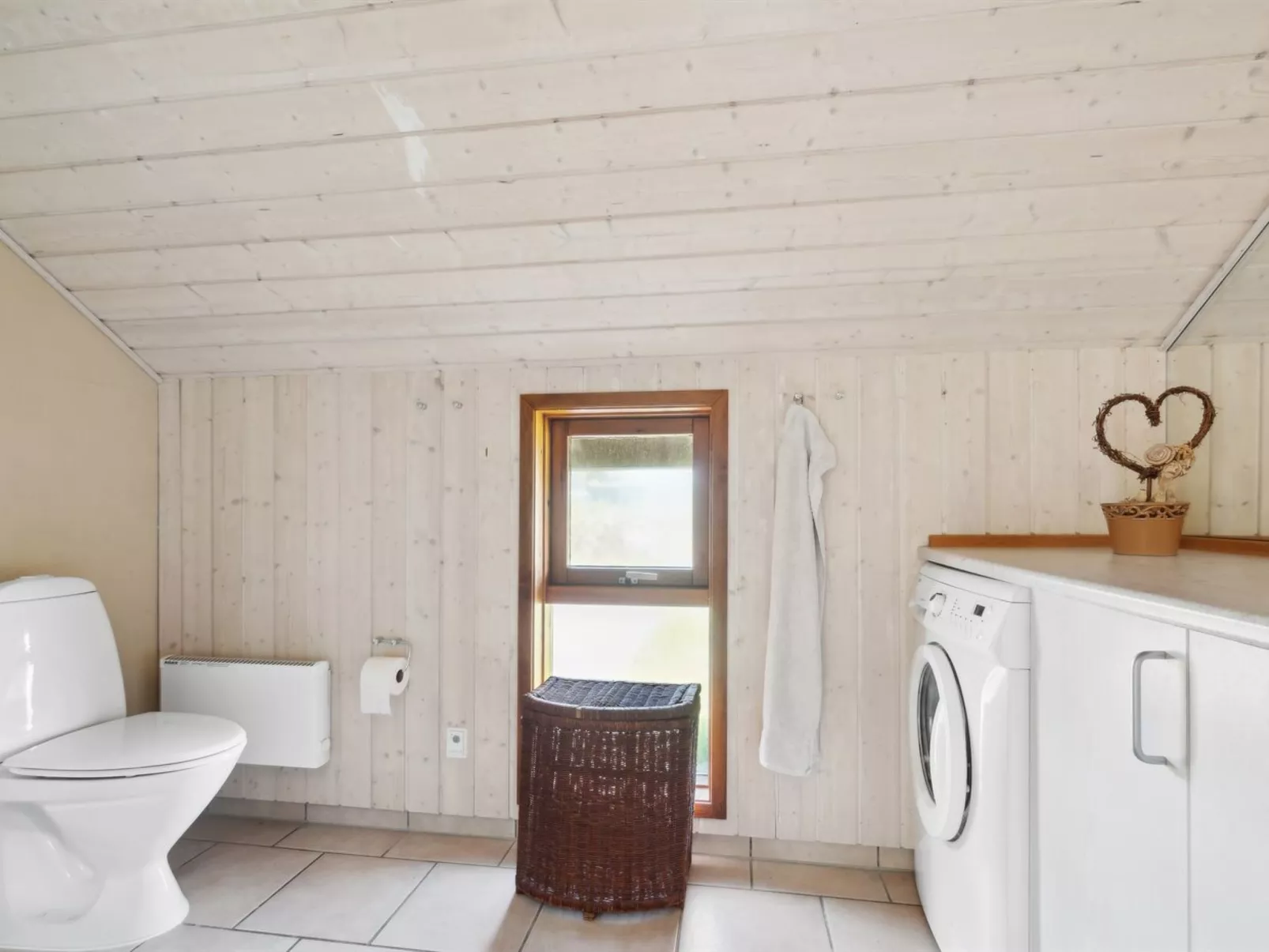 "Henri" - 500m from the sea-Inside