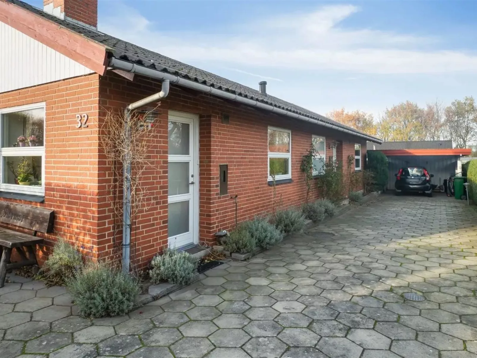 "Yrjö" - 1km from the sea