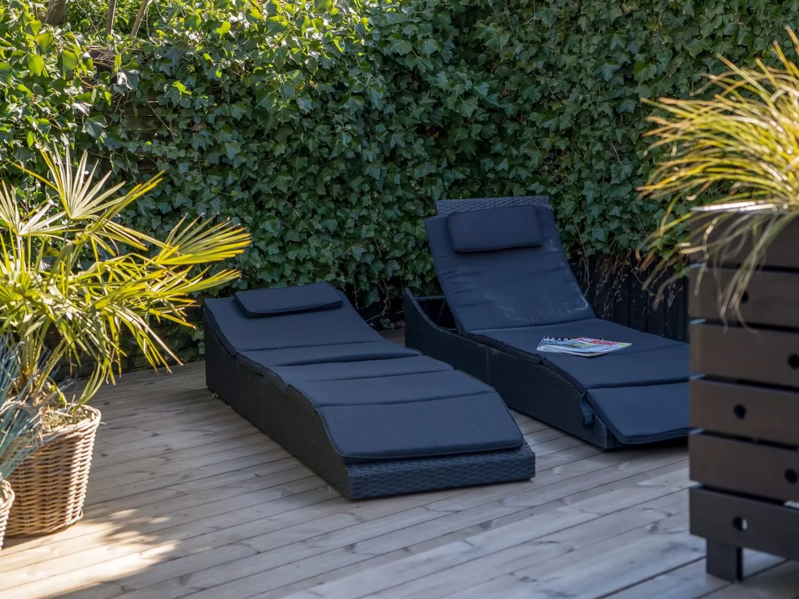 "Yorick" - 300m from the sea