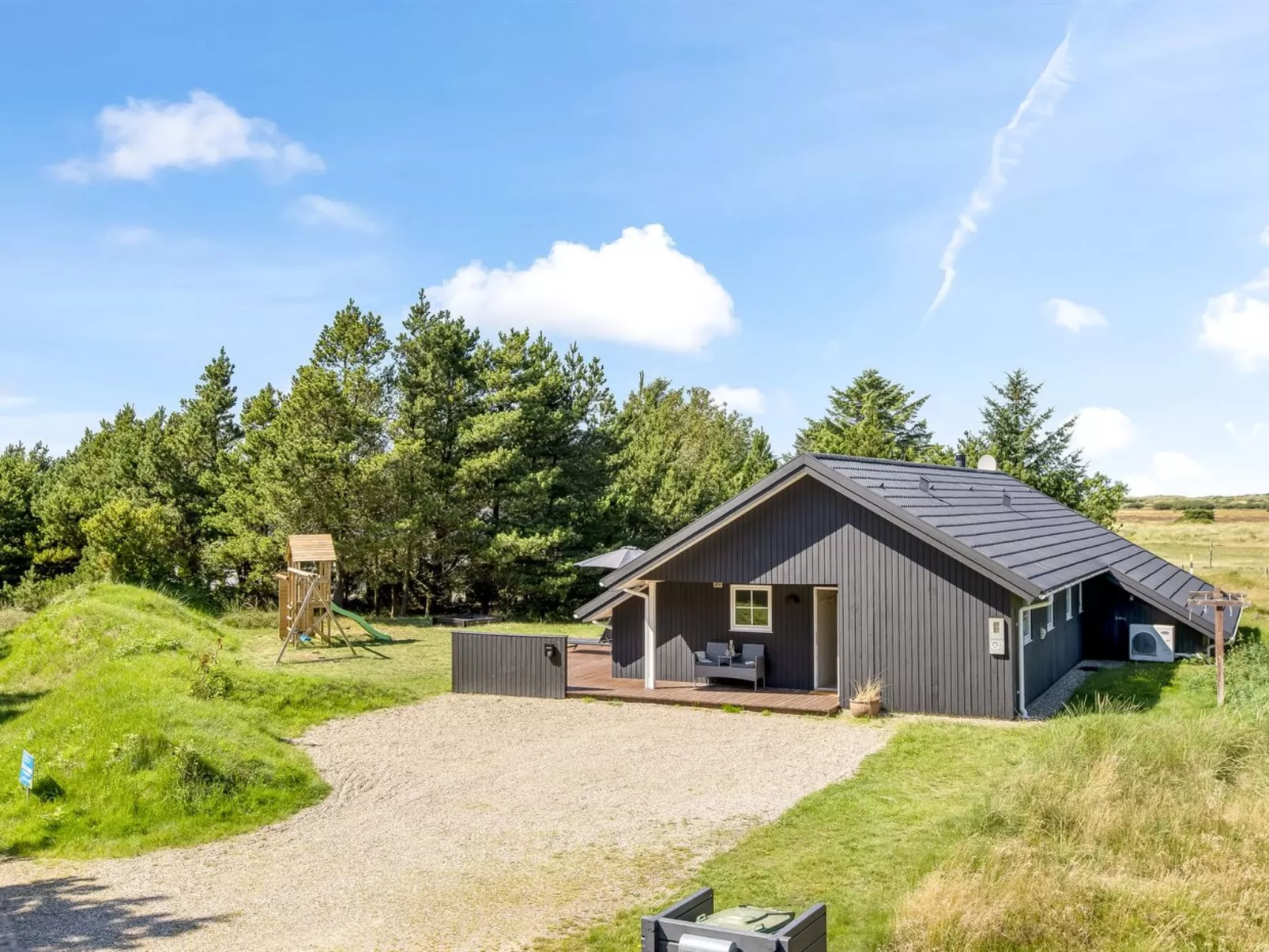 "Joseline" - 1.8km from the sea