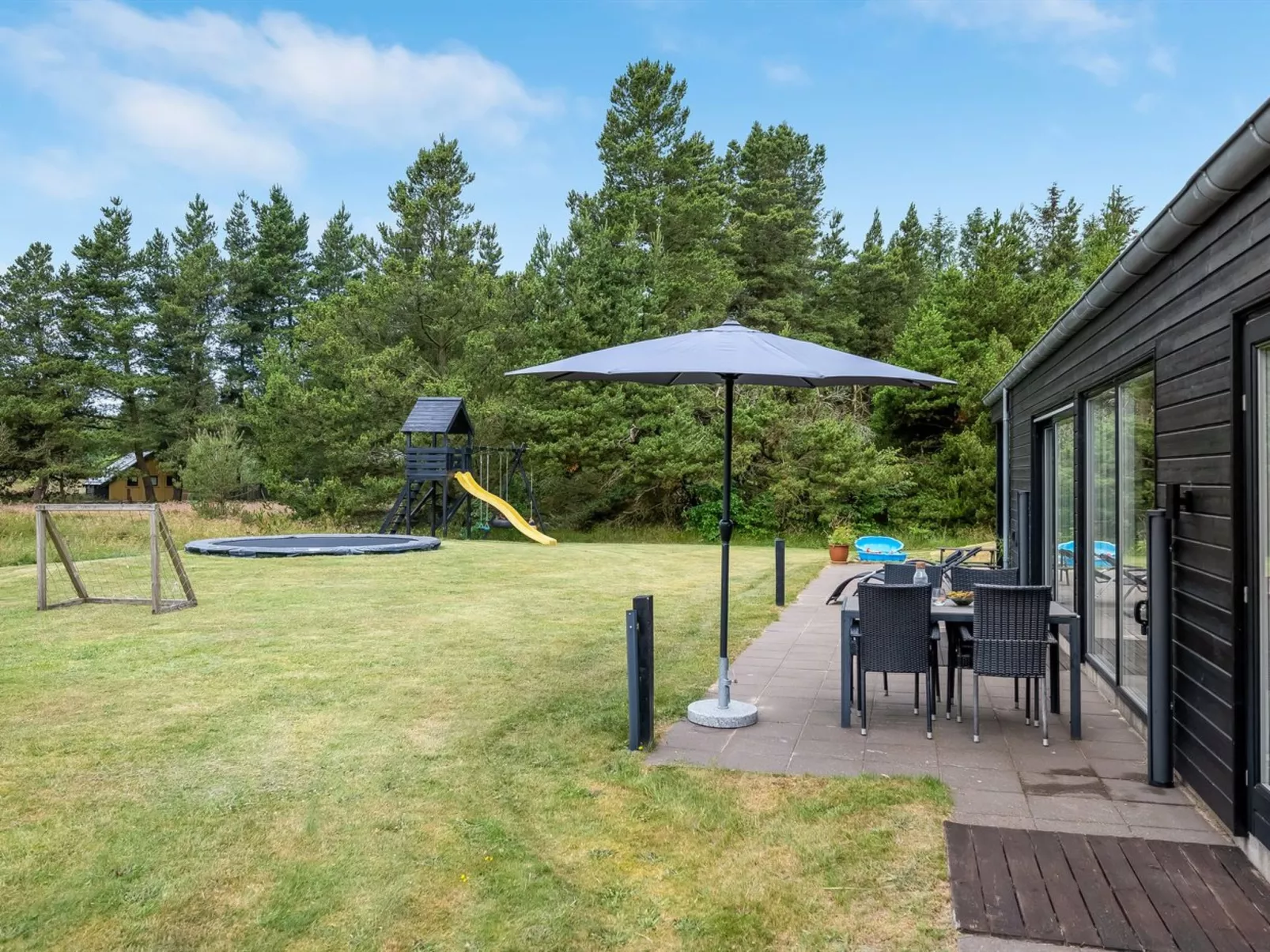 "Jonka" - 2km from the sea