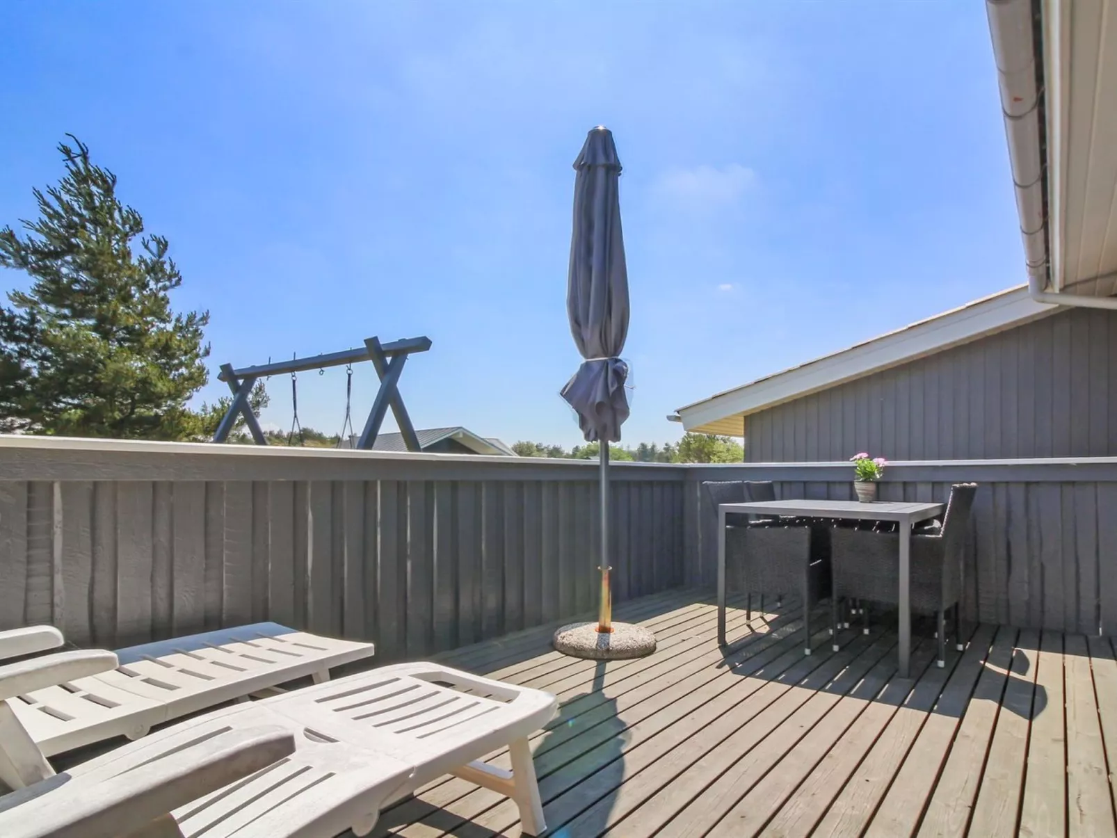 "Nadia" - 1.7km from the sea