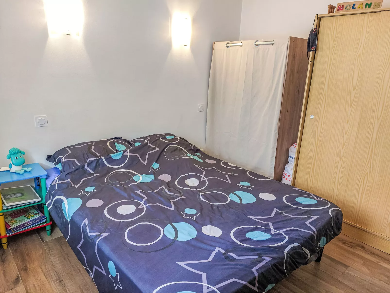 Les Lauriers Blancs-Inside