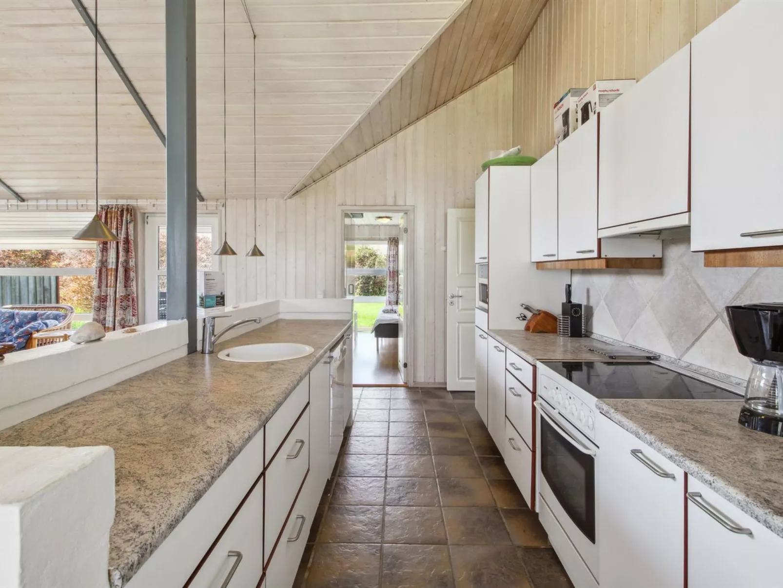 "Carit" - 80m from the sea