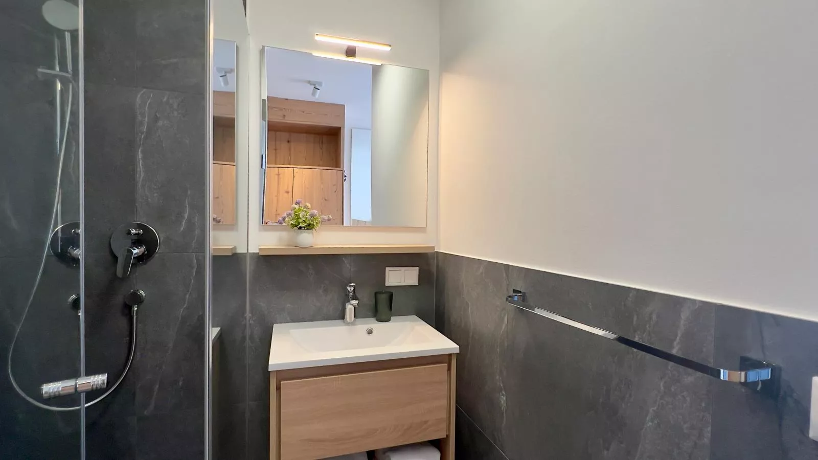 Grebenzen Lodge Edelweiss-Bathroom