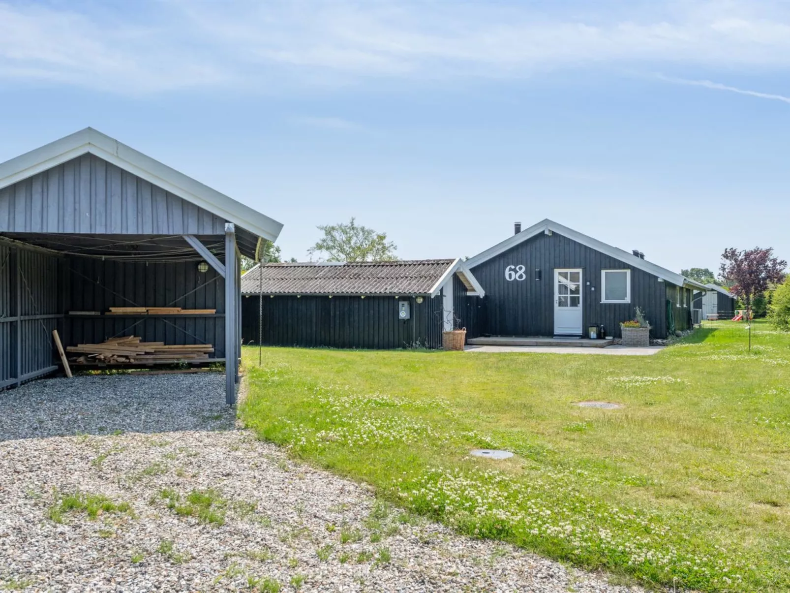 "Guthmund" - 400m from the sea