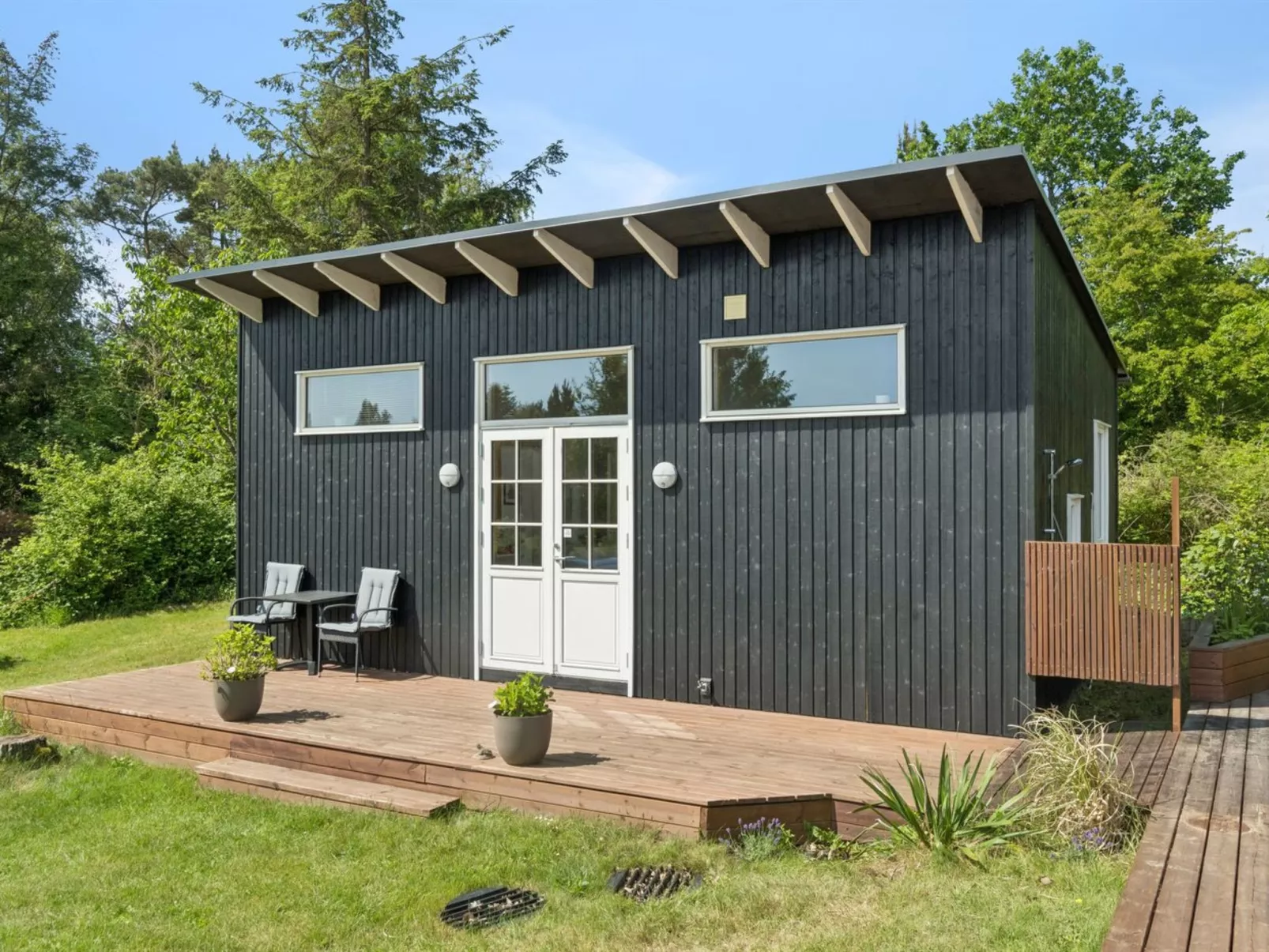 "Sheemen" - 900m from the sea