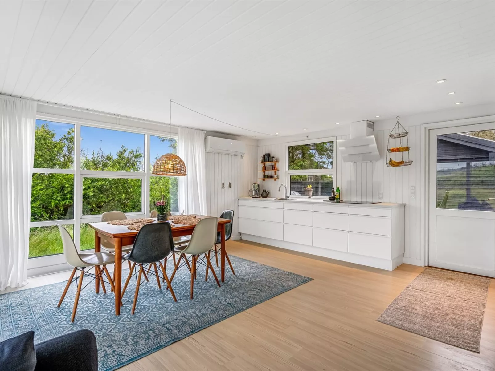 "Mintha" - 400m from the sea