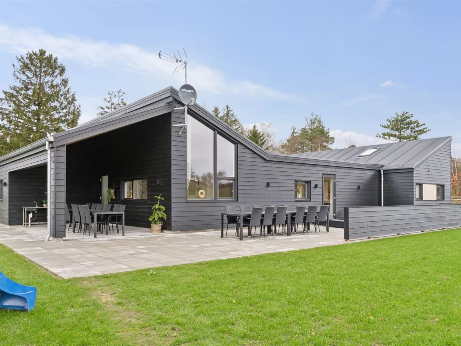 "Lanessa" - 800m from the sea-Draußen