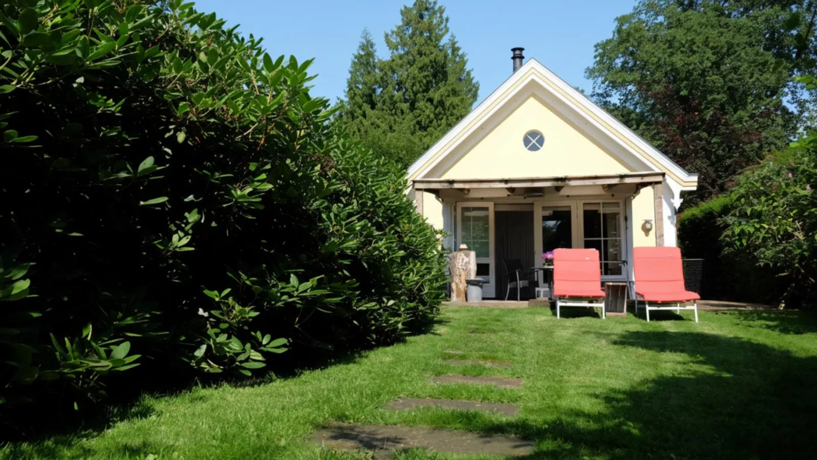 Wellnesshuisje Kalheupink-Exterior in summer