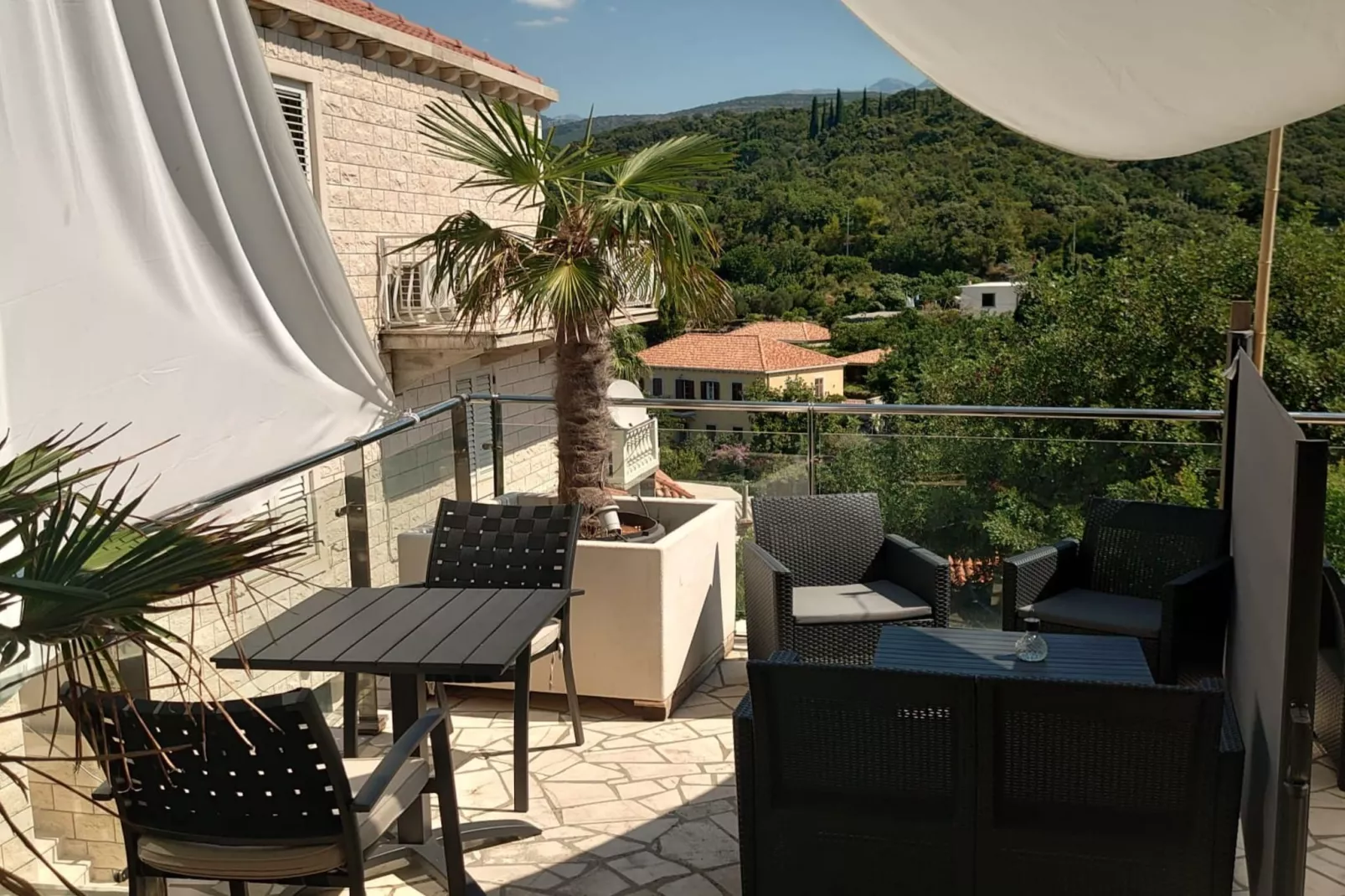 Villa Peragić - Triple Room-Terrasse/Balkon