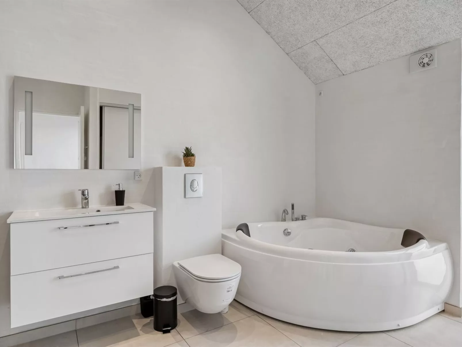 "Nelie" - 1.2km from the sea-Dedans