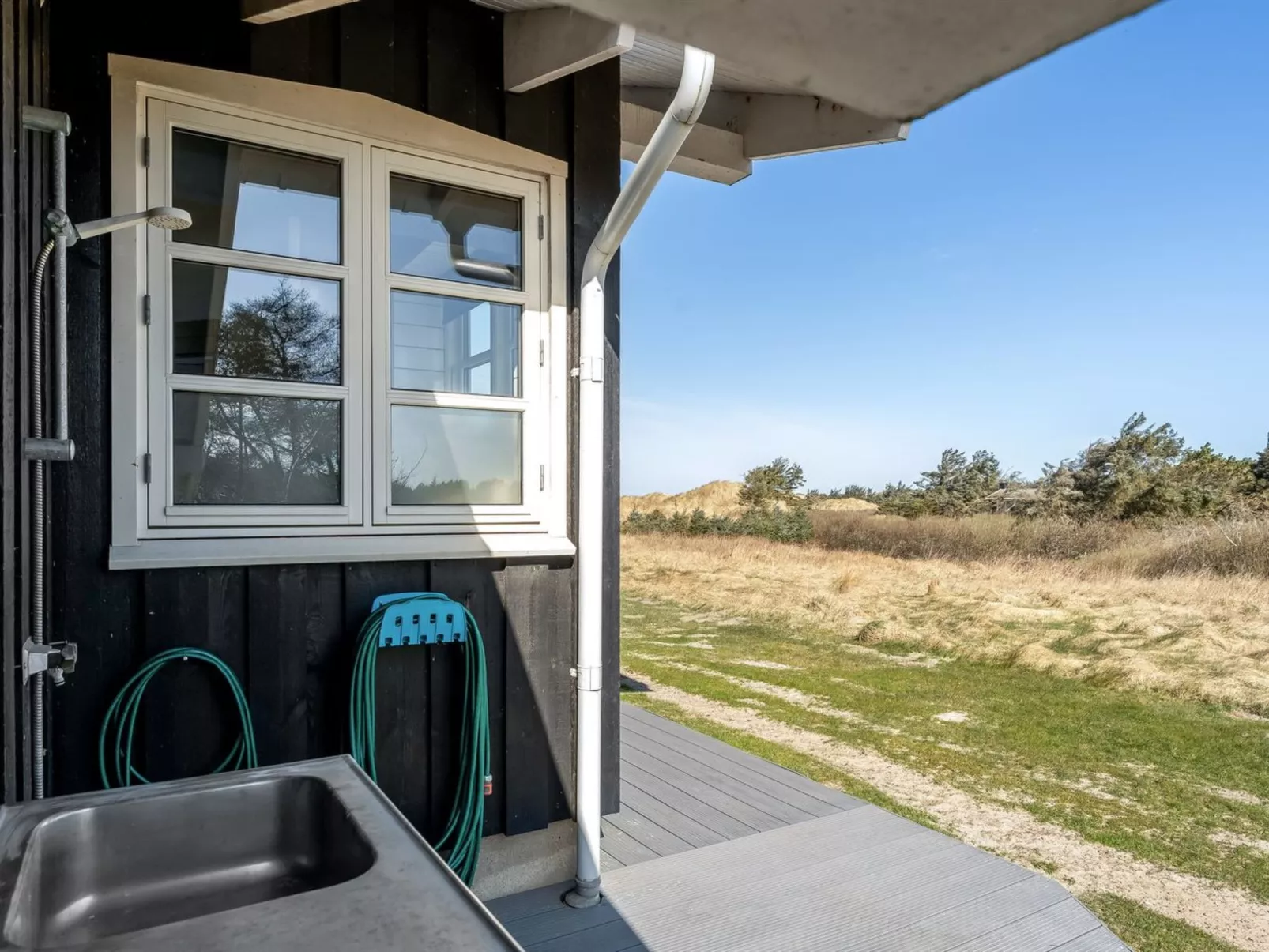 "Djuna" - 550m from the sea